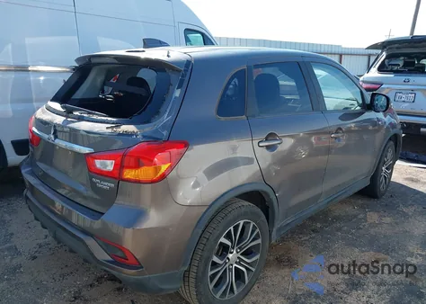2019 Mitsubishi Outlander Sport 2.0 Es z USA, uszkodzony, nr VIN JA4AP3AU1KU029418